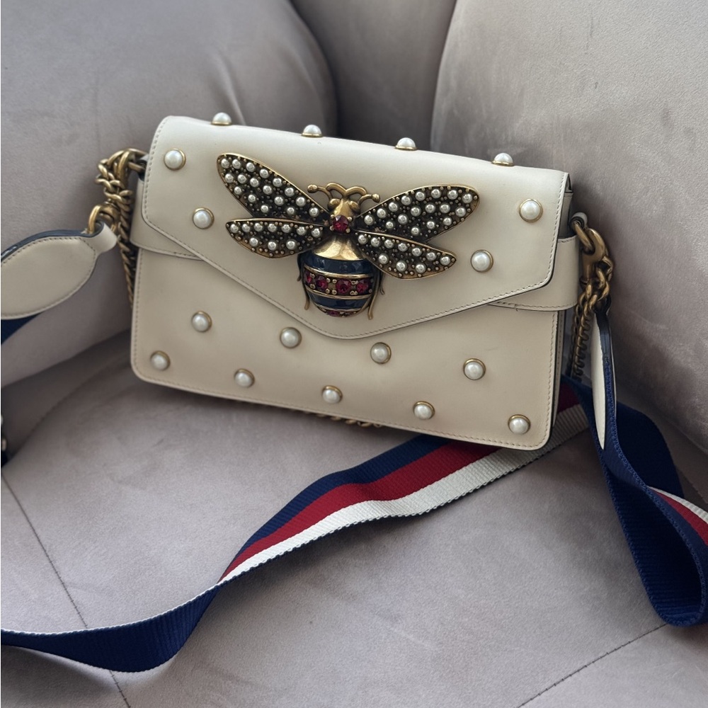 Gucci Elegant White Designer Bag with Pearl Accents